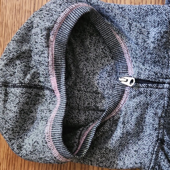 Girls Roots Hoodie - Size L - 9-10 - Picture 3 of 5